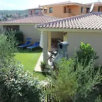 Сasa de vacaciones 1casadelfaro Con Giardino A Pittulongu 600metri Dalla