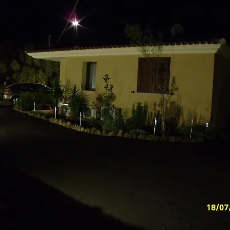 Casadelfaro Con Giardino A Pittulongu 600metri Dalla Semesterbostad Olbia