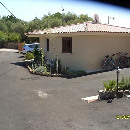 Semesterbostad Casadelfaro Con Giardino A Pittulongu 600metri Dalla